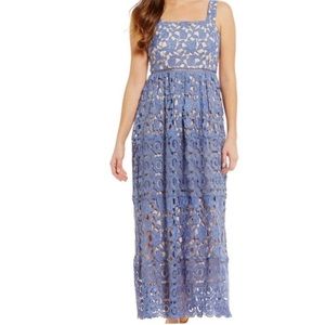 NWOT - GIANNI BINI
Lace Pattern Midi Length Dress w/ Tags
Size: L